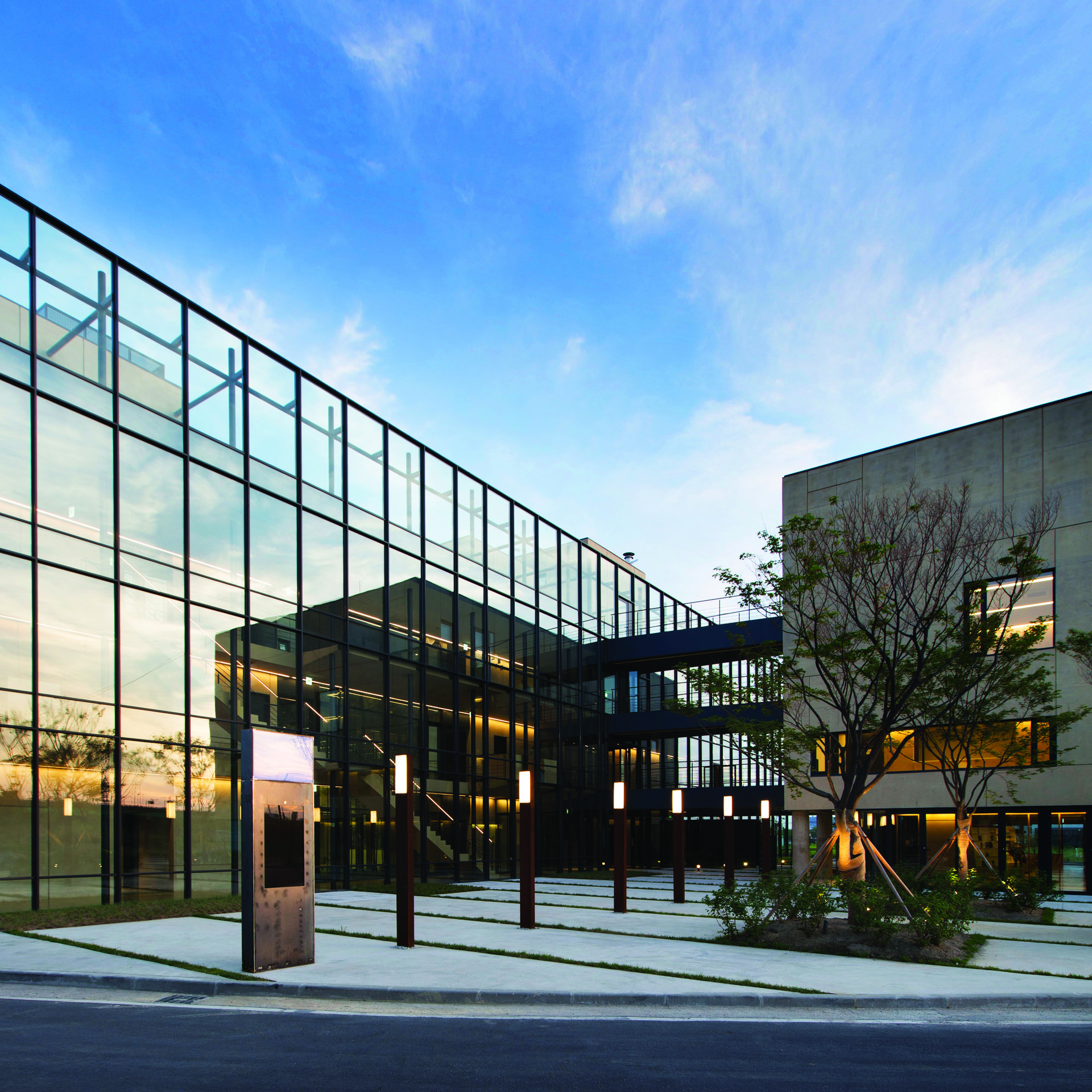 명필름 아트센터